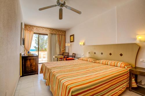 SBH Taro Beach Hotel - image 10