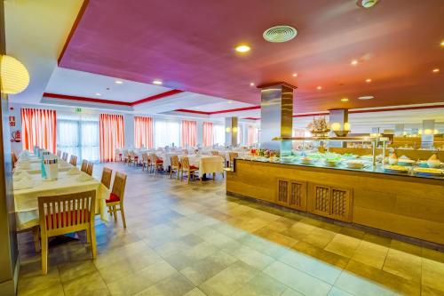 SBH Taro Beach Hotel - image 13