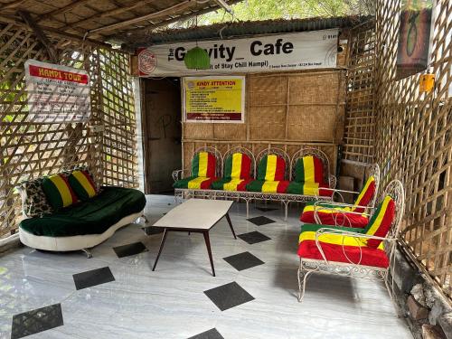 Vestabils, The Gravity Cafe -A Unit Of StayChillHampi in Sanapur