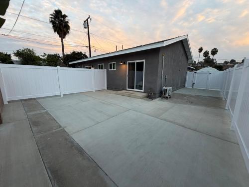 Brand New Muji Style 3B3B Retreat with Courtyard in ไดมอนด์ บาร์