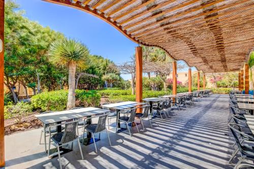SBH Taro Beach Hotel - image 12