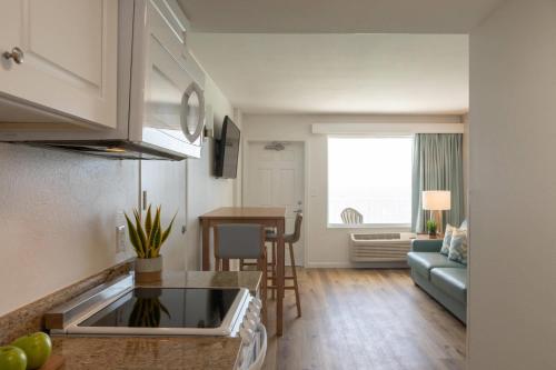 Radisson Hotel Panama City Beach - Oceanfront - image 2