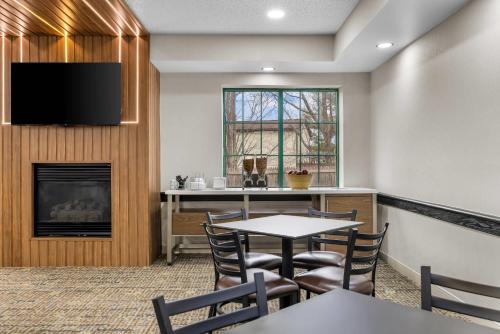 Days Inn by Wyndham Brewerton/ Syracuse near Oneida Lake in Brewerton, USA