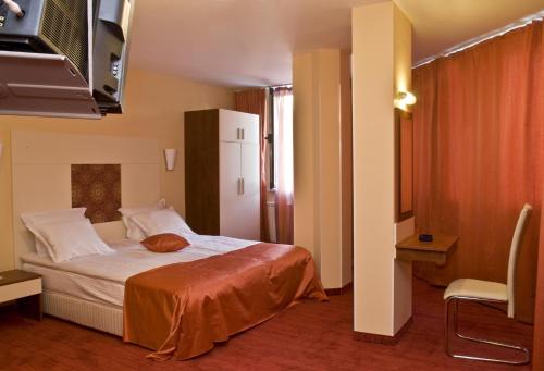 Hotel 4 Zona – Sofia, NY
