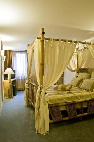 Hotel 4 Zona – Sofia, NY