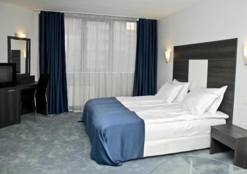 Hotel 4 Zona – Sofia, NY