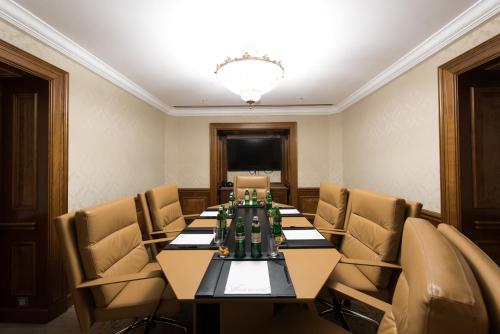 Fairmont Grand Hotel Kyiv - main image