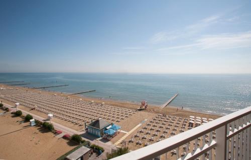 Camera doppia o twin, vista parziale sul mare