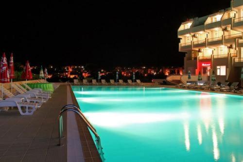 Басейн, Panorama Hotel in Санданскі