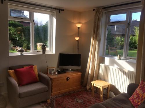 Leadenham Cottage - image 2