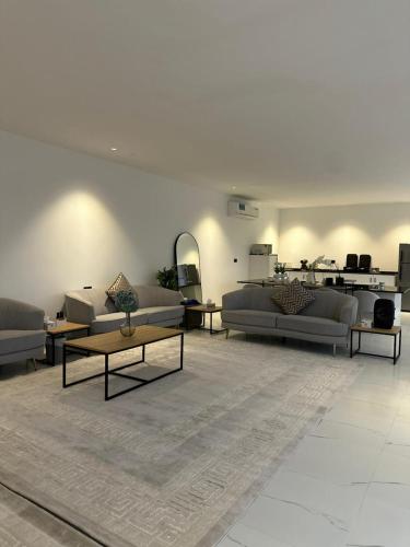 The Plunge Villa - Farm House in Bid Hamamah