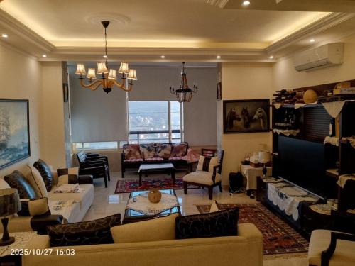 fully furnished spacious chalet in ehden in 埃赫登