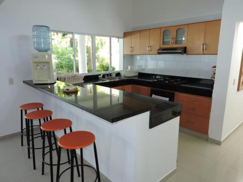 kuhinja, Casa Condominio El Penon Girardot in Girardot