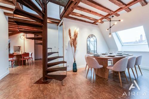 Grand duplex design 150m2 en plein cœur de Tours, proche gare, vue sur cathédrale