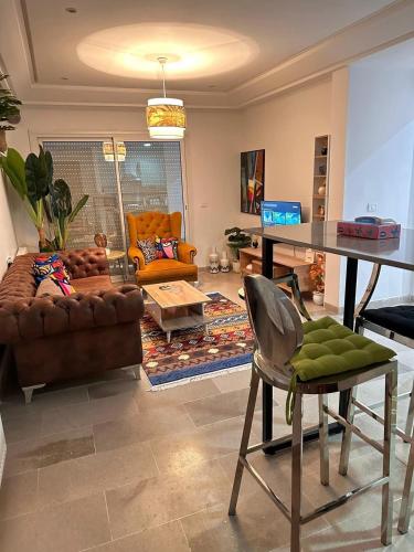 Appartement entier design et ambiance chaleureuse in Jardins De Carthage