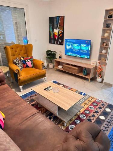 Appartement entier design et ambiance chaleureuse in Jardins De Carthage
