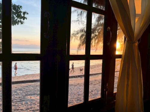 Pinks Bungalow 3