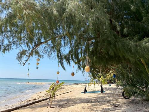 Pinks Bungalow 3