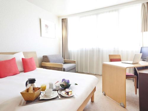 1 double bed, 1 twin bed