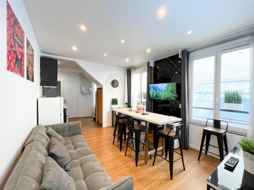 UrbanFlat 115 - Grand Duplex dans le centre de Paris - image 9