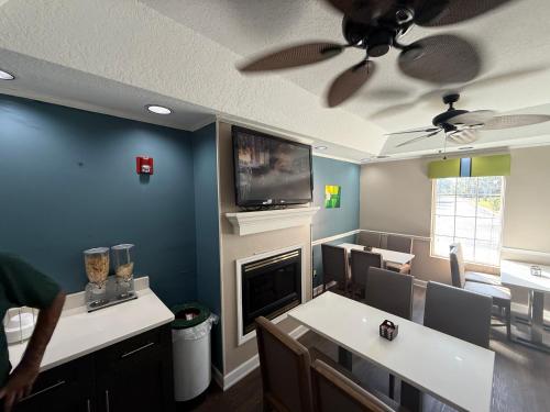 Baymont by Wyndham Ormond Beach - image 10