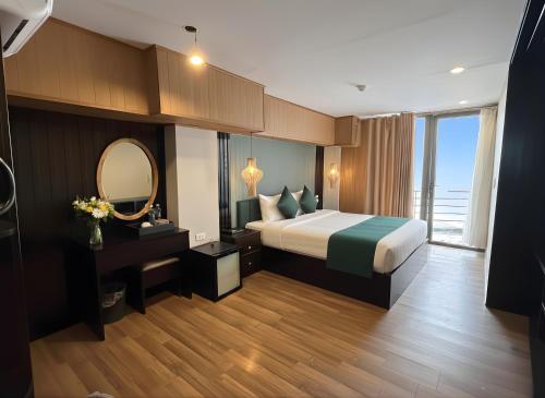 room detail thumbnail 0