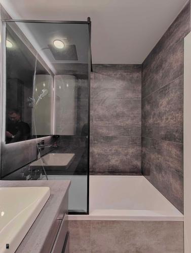 Globa park lux apartment - image 2