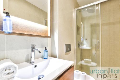 UrbanFlat 140 - Beautiful Duplex apartment in Saint-Germain des Pres - image 2