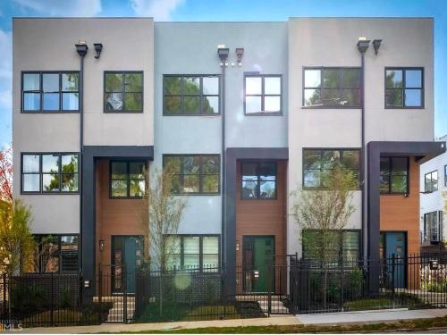 Luxury Urban Escape with Rooftop in downtown Atlanta in Mechanicsville