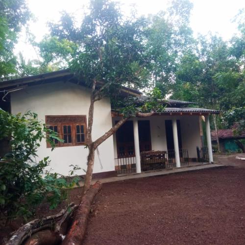 Niwahana Holiday Resort in Pitawala