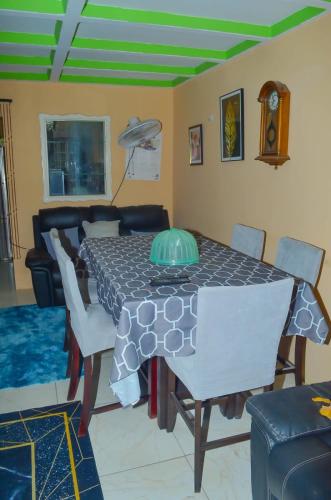 Portmore House – khách sạn tại Spanish Town