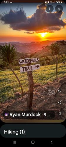Sunset Farms and Waterfalls! in 蒂拉蘭