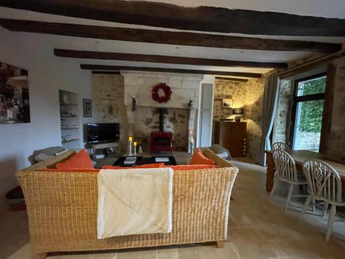 Lime Tree Farmhouse in Saint-Saud-Lacoussiere