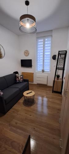 Studio agréable, stationnement gratuit, quartier Anglais