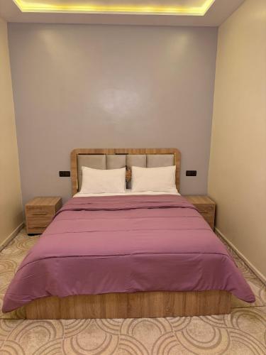 Spacious 2-Bedroom Apartment Near City Center in 아드라