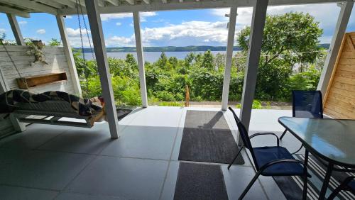 Kilátás, Suite 3 Flèche du fjord vue Saguenay Mont Valin (Suite 3 Fleche du fjord vue Saguenay Mont Valin) in Saint-Fulgence (QC)