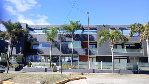 Dpto Premium Frente al lago - image 3