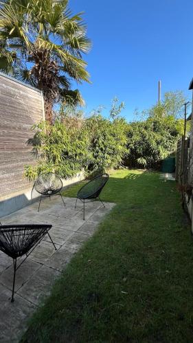 Garden, Beautiful Appartment with private garden in Lille - 100m from metro station in Hellemmes
