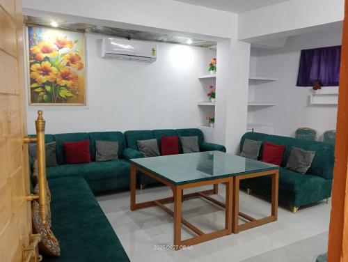 Malti Guest House in Bhuntar