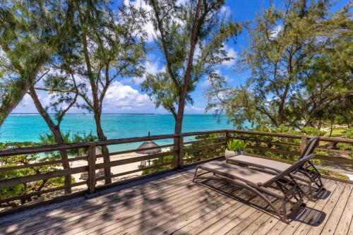 BlueMoon Villa - Authentic, seaside living