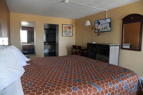 Royal Inn - image 2