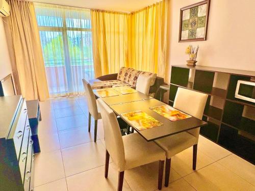 Grand Kamelia Holiday Apartments Sunny Beach - image 2