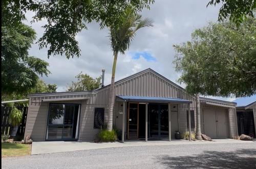 A Cut Above Lodge - The Gateway to the Bay of Islands in Kerikeri