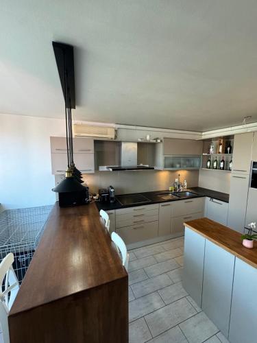 Duplex top floor 1km from Eiffel Tower