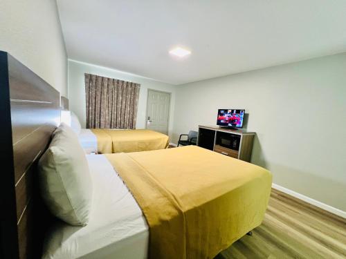 Suite 16 Motel - image 4