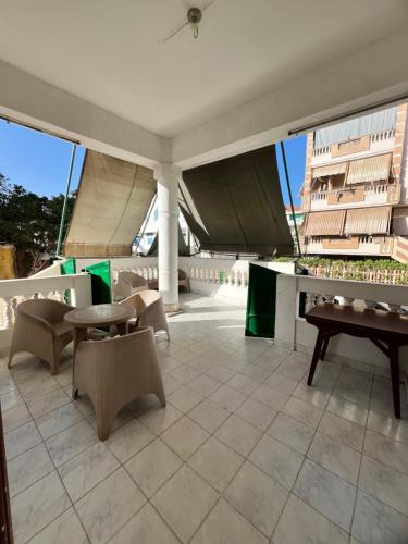 . Cozy airconditioned two bedroom apartments شقق فندقية مكيفة للإيجار