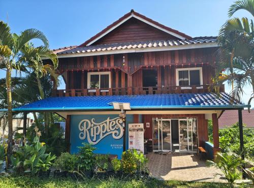 Ripples Guesthouse and Sky Bar in Koh Rong Sanloem