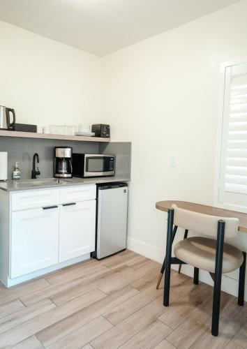 Suites by The Wellborn in 市區