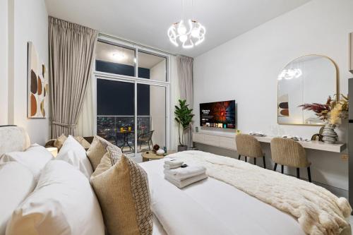 Cozy Studio with 31st Floor Miracle Garden View - image 10