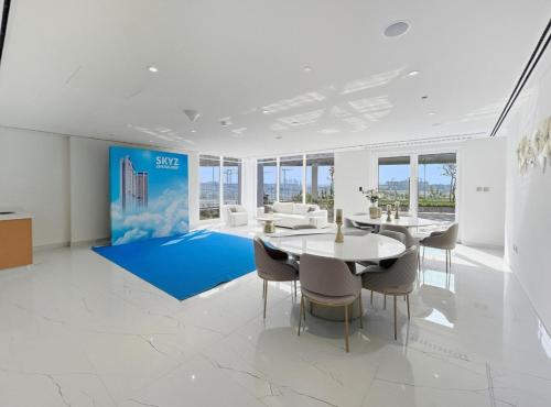 Cozy Studio with 31st Floor Miracle Garden View - image 9